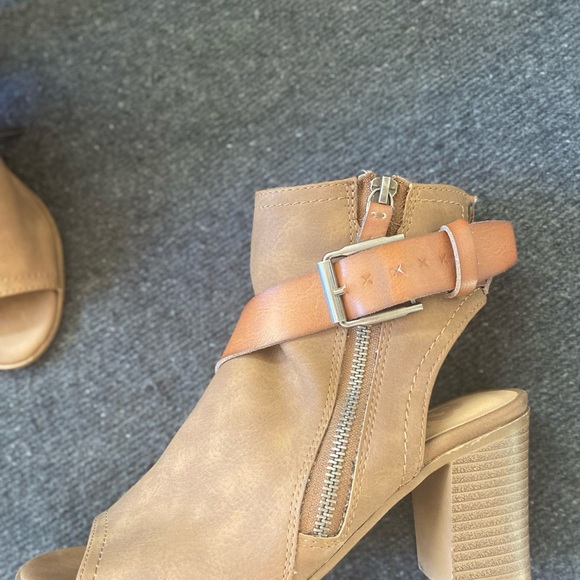 Peep-toe Ankle Boots - Picture 6 of 6